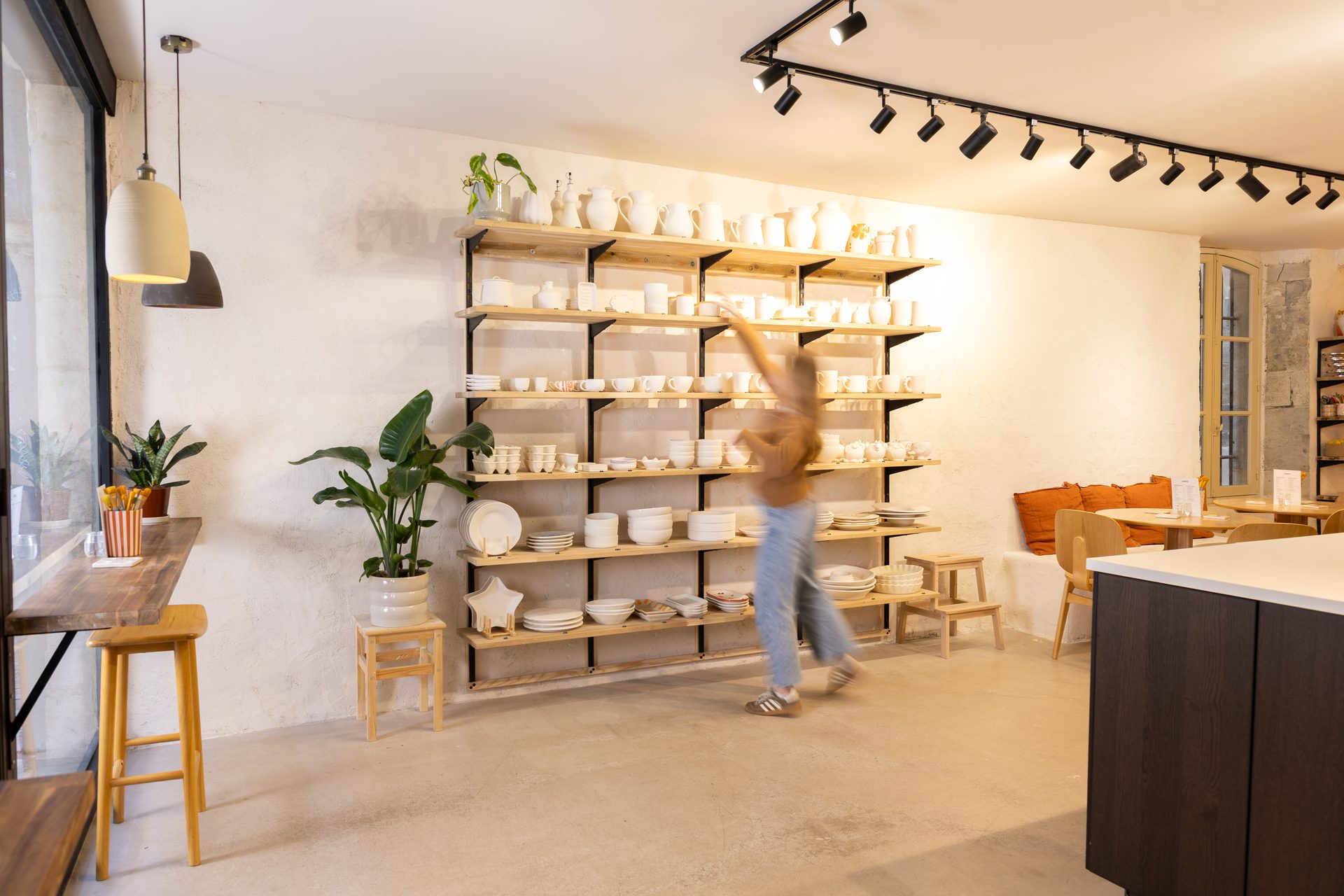Intérieur du Café Ceramica de Bayonne