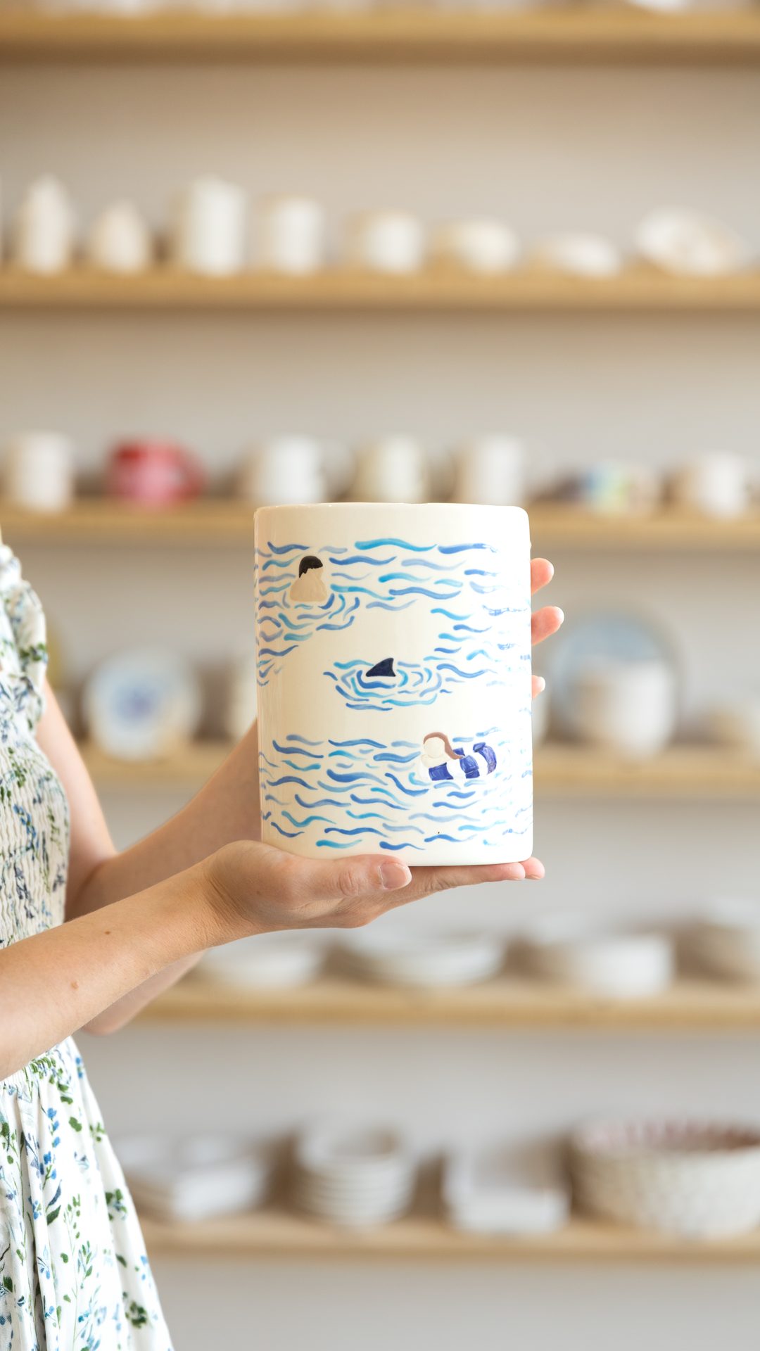 Mug peint à la main, motif baigneurs